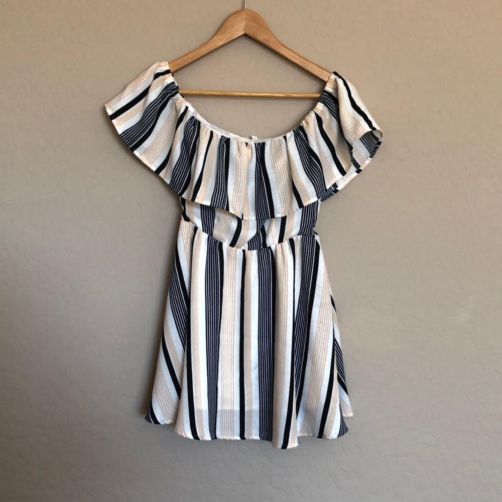 Lucca Couture Women’s Off Shoulder Ruffle Dress Size XS